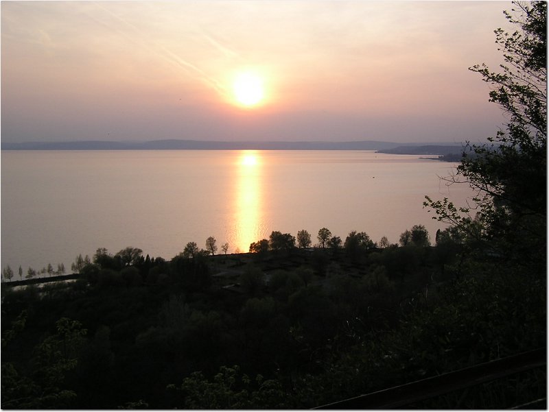 2004.04.24.B200-001.jpg